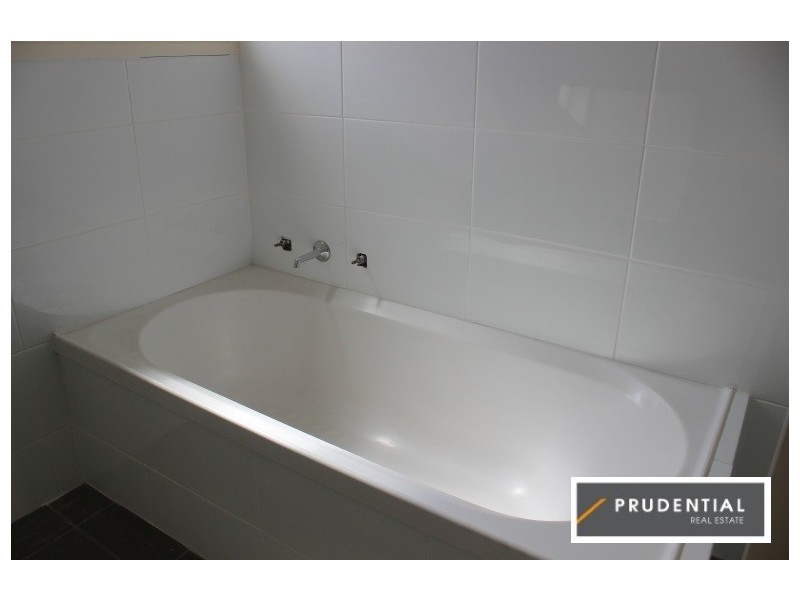 1/15 Fortinbras Close, Rosemeadow NSW 2560