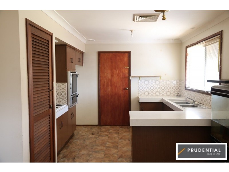 15 Forbes Place, Leumeah NSW 2560