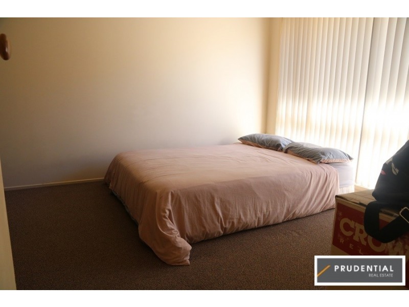 26 Crommelin Crescent, St Helens Park NSW 2560