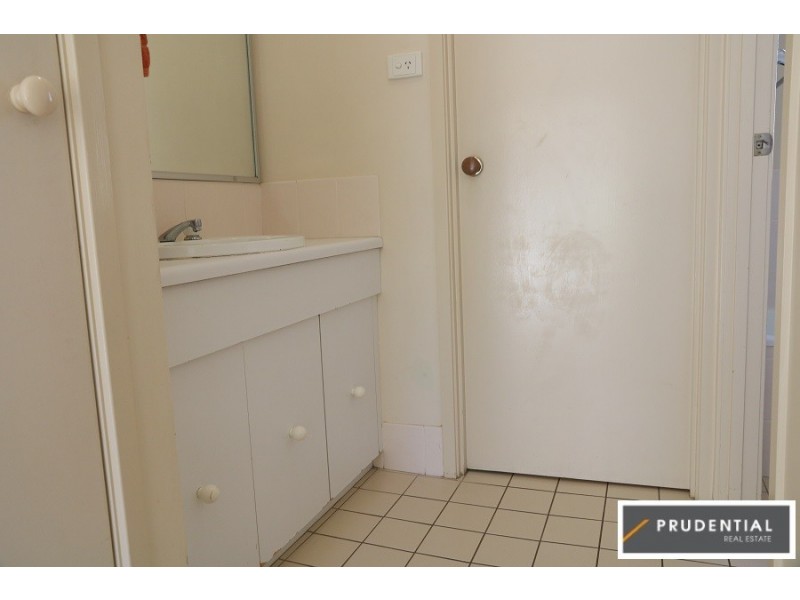 26 Crommelin Crescent, St Helens Park NSW 2560