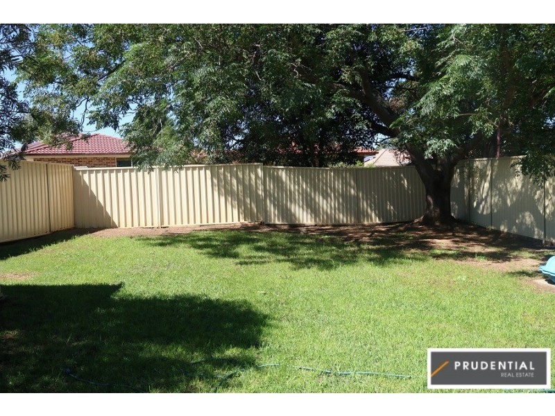 26 Crommelin Crescent, St Helens Park NSW 2560