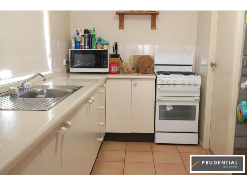 26 Crommelin Crescent, St Helens Park NSW 2560