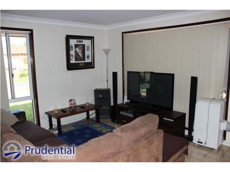 6 Dawkins Place, Ambarvale NSW 2560