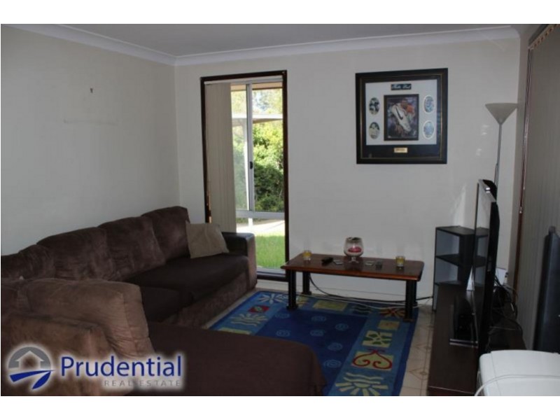 6 Dawkins Place, Ambarvale NSW 2560