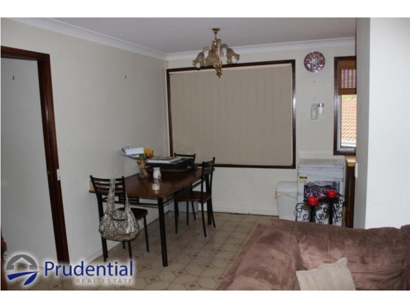 6 Dawkins Place, Ambarvale NSW 2560
