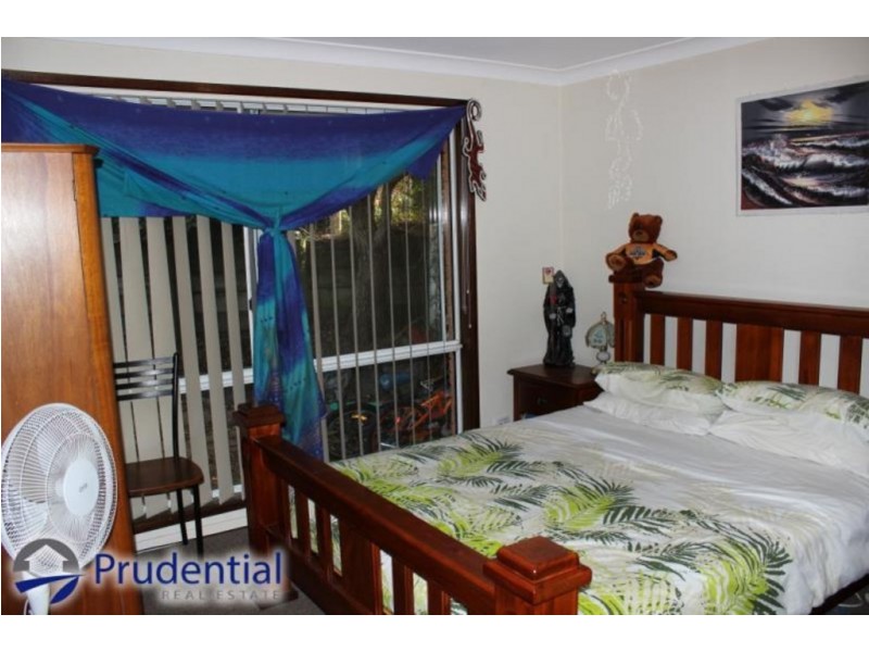 6 Dawkins Place, Ambarvale NSW 2560