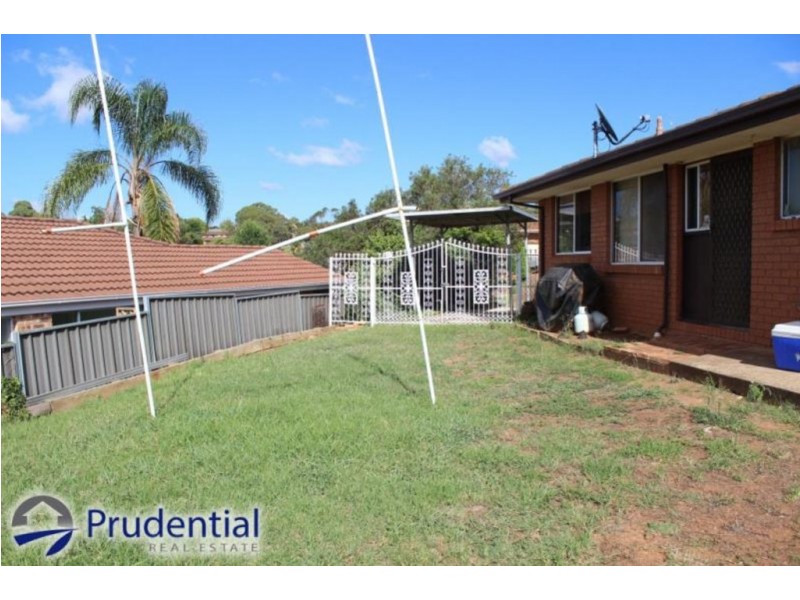 6 Dawkins Place, Ambarvale NSW 2560