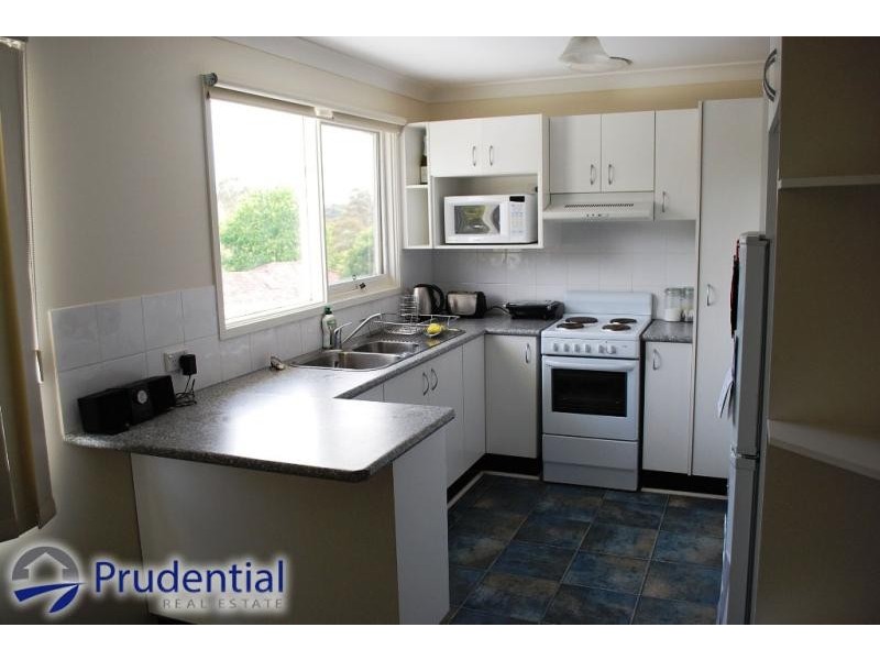 9 Kooloona Cres, Bradbury NSW 2560