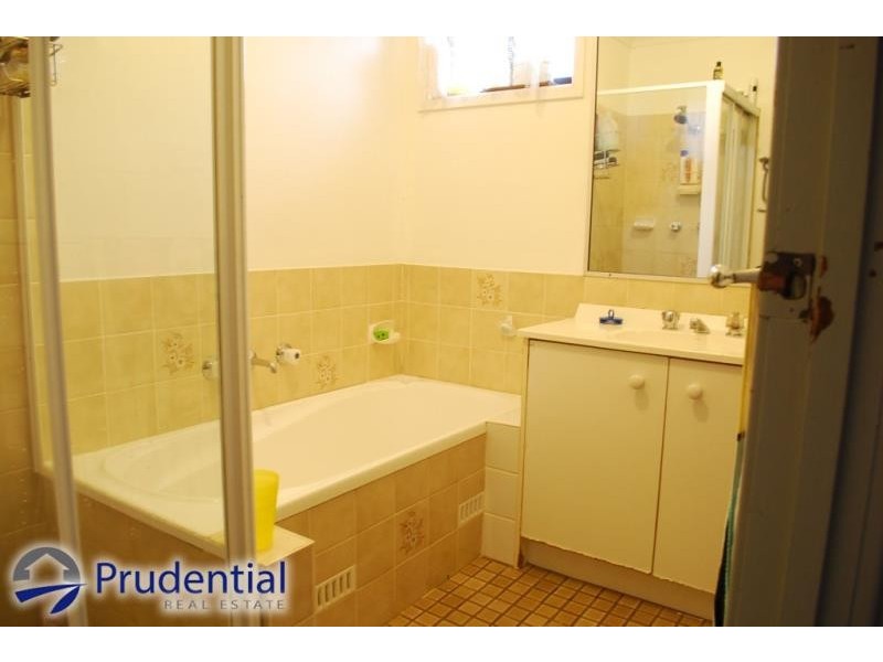 14 Haredale Street, Ambarvale NSW 2560