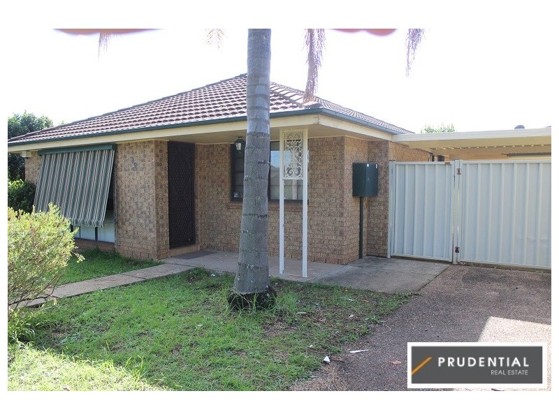 19 Hamlet Crescent, Rosemeadow NSW 2560