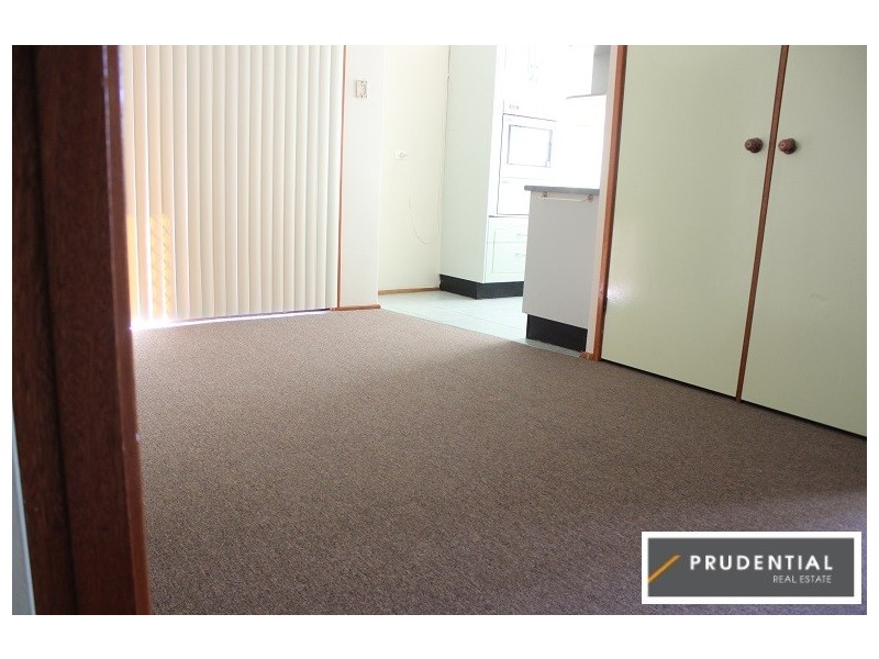 19 Hamlet Crescent, Rosemeadow NSW 2560