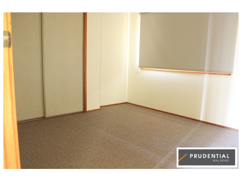 19 Hamlet Crescent, Rosemeadow NSW 2560