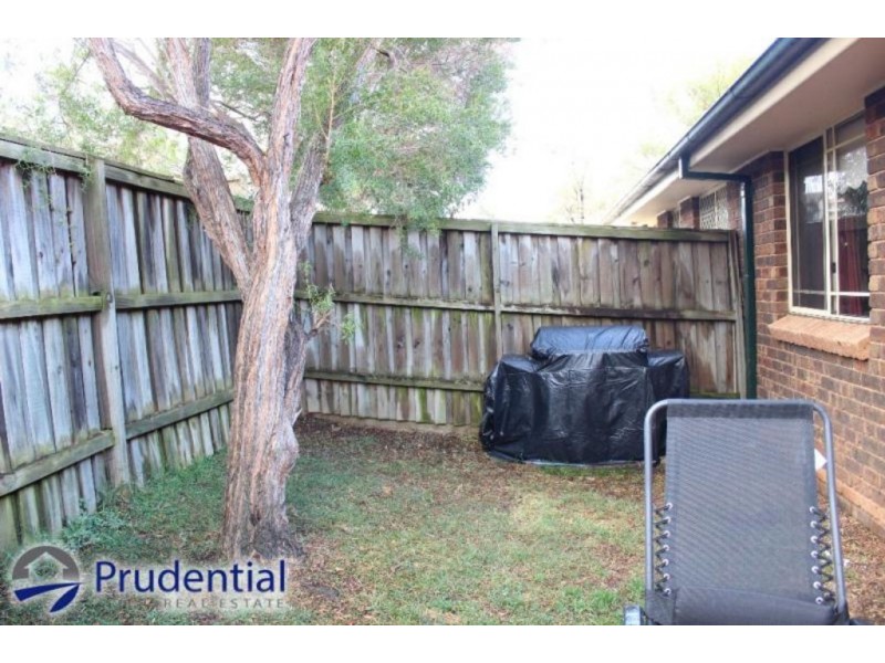 2/52 Julius Road, Rosemeadow NSW 2560