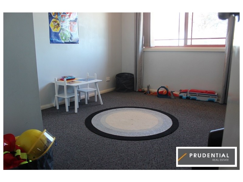 2/143 Waminda Avenue, Campbelltown NSW 2560