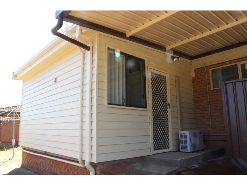 9A Kooloona Crescent, Bradbury NSW 2560