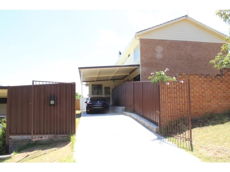 9A Kooloona Crescent, Bradbury NSW 2560