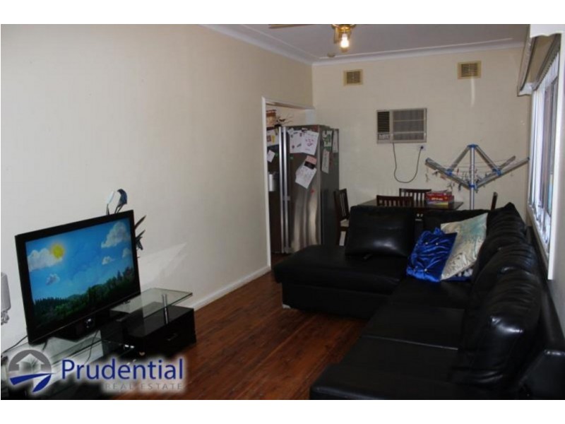 1 Macquarie Avenue, Campbelltown NSW 2560