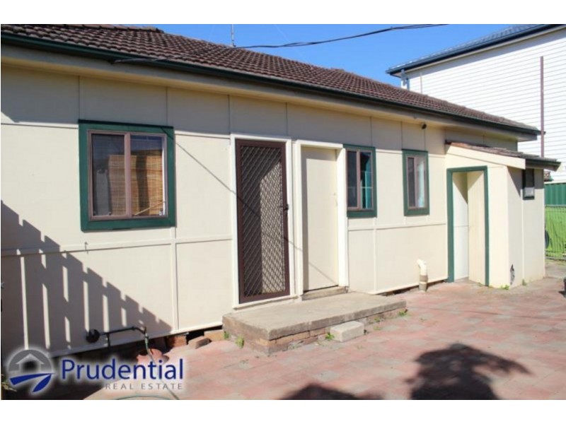 1 Macquarie Avenue, Campbelltown NSW 2560