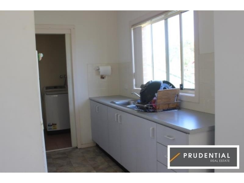 2/29 Kingsclare Street, Leumeah NSW 2560