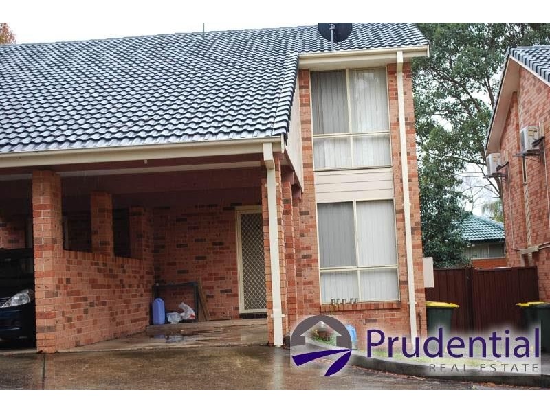 4/6 Lambert Place, Leumeah NSW 2560