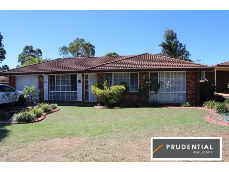 33 Donalbain Circuit, Rosemeadow NSW 2560