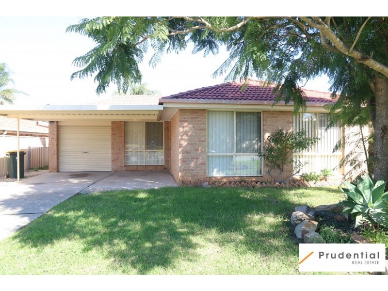 31 Crommelin Cresent, St Helens Park NSW 2560