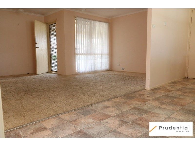 31 Crommelin Cresent, St Helens Park NSW 2560