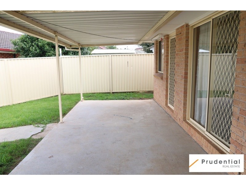 31 Crommelin Cresent, St Helens Park NSW 2560