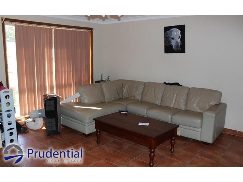 10 Mississippi Crescent, Kearns NSW 2558