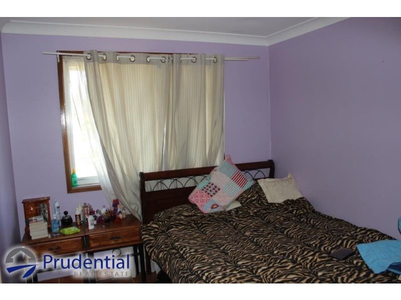 10 Mississippi Crescent, Kearns NSW 2558