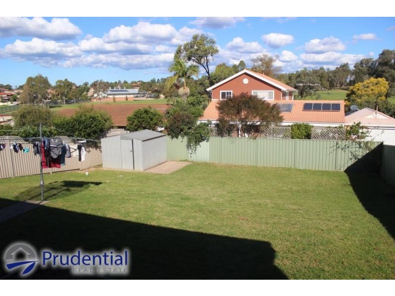 10 Mississippi Crescent, Kearns NSW 2558