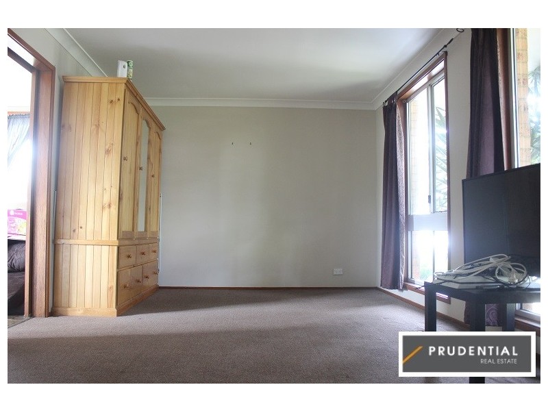 69 Anthony Drive, Rosemeadow NSW 2560