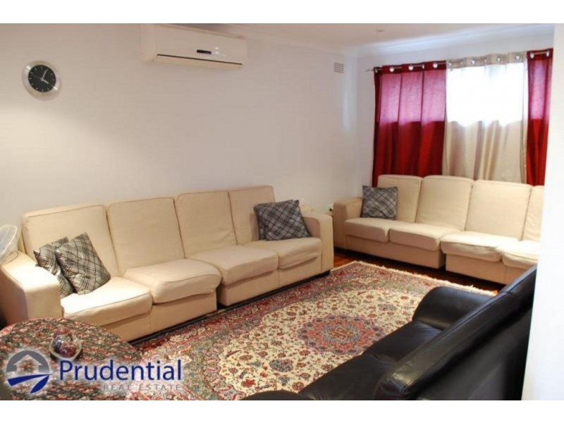24 Brudenell Ave, Leumeah NSW 2560