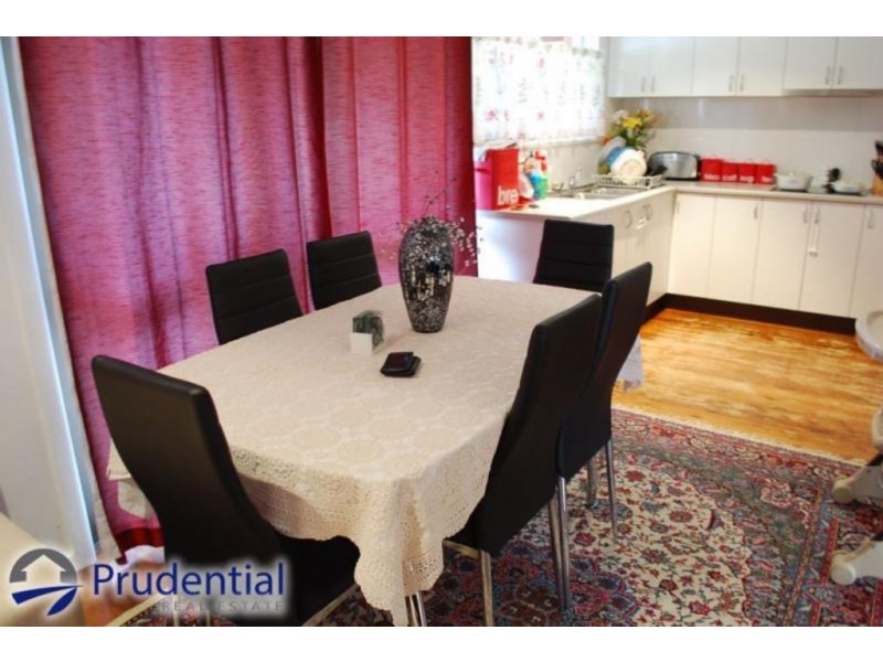 24 Brudenell Ave, Leumeah NSW 2560