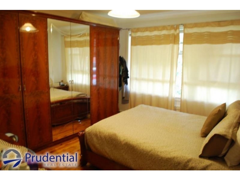 24 Brudenell Ave, Leumeah NSW 2560