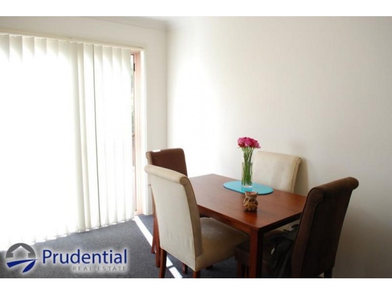 12/4 Westmoreland Rd, Minto NSW 2566