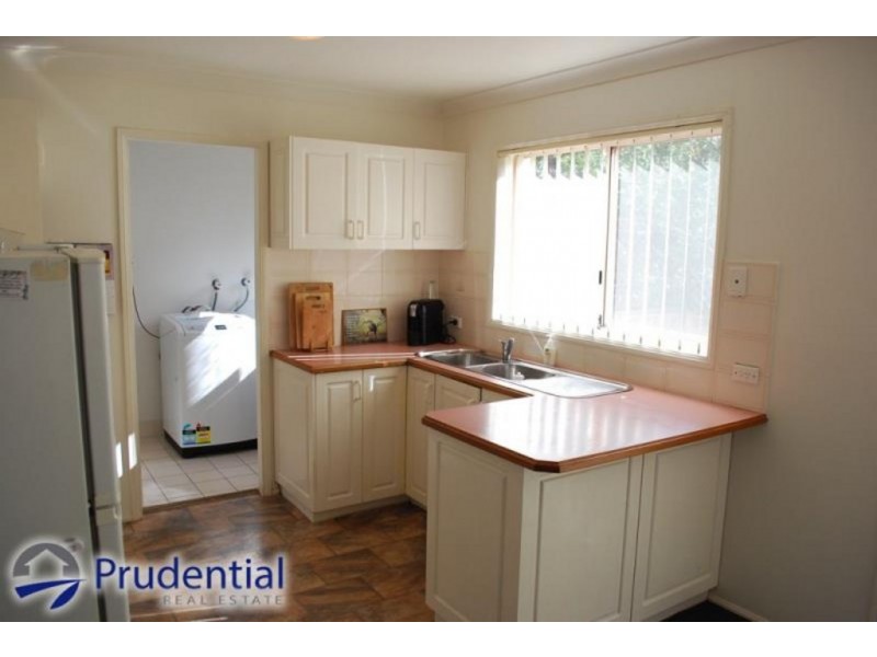 12/4 Westmoreland Rd, Minto NSW 2566