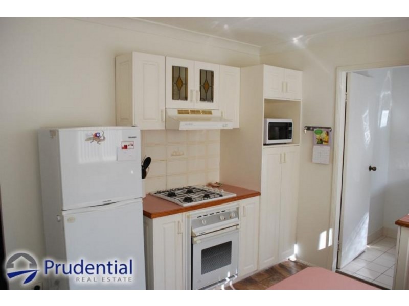 12/4 Westmoreland Rd, Minto NSW 2566