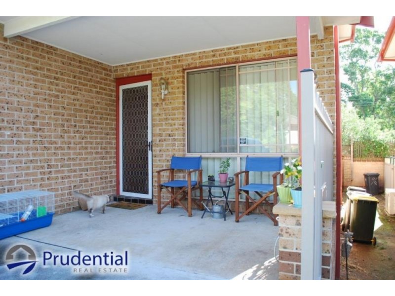 12/4 Westmoreland Rd, Minto NSW 2566