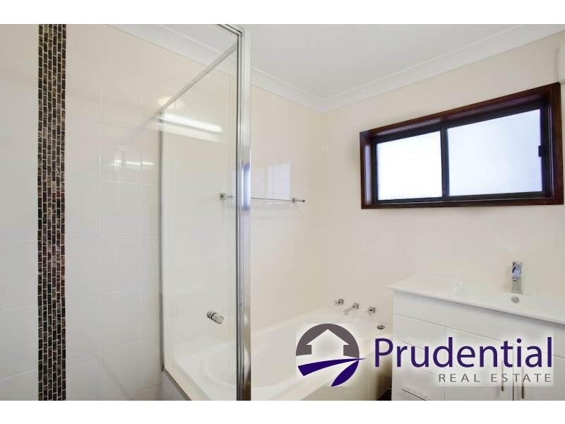 24 Macquarie Avenue, Campbelltown NSW 2560