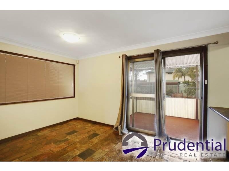 24 Macquarie Avenue, Campbelltown NSW 2560