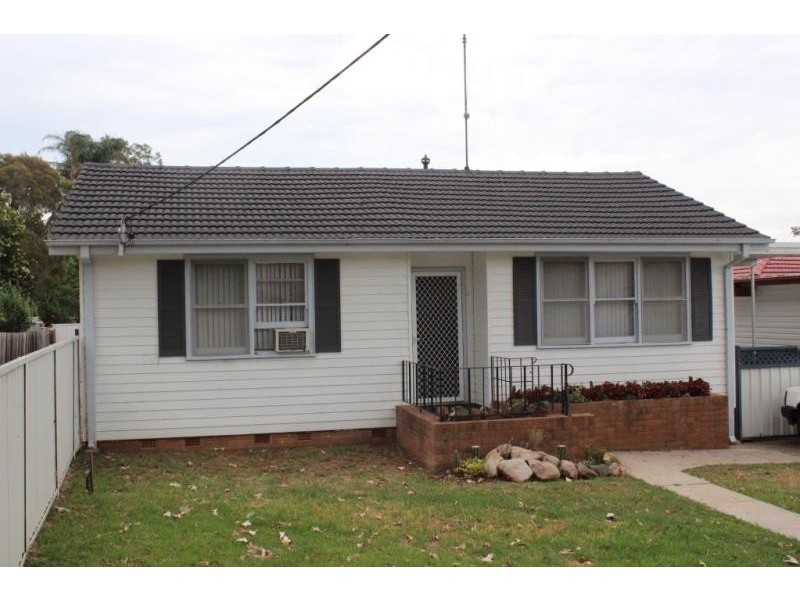81 Lindesay Street, Campbelltown NSW 2560
