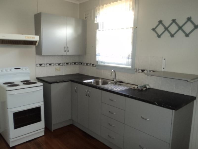 81 Lindesay Street, Campbelltown NSW 2560