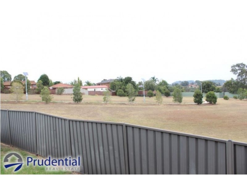 2/10 Clareville Close, Woodbine NSW 2560