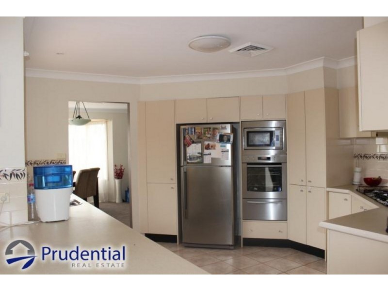 7 Servern Place, Kearns NSW 2558