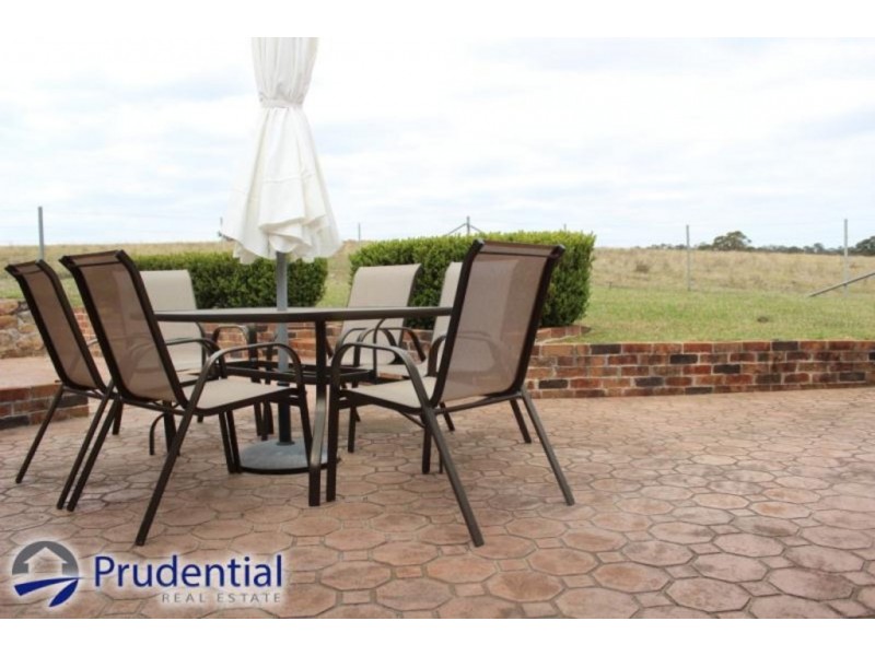 7 Servern Place, Kearns NSW 2558