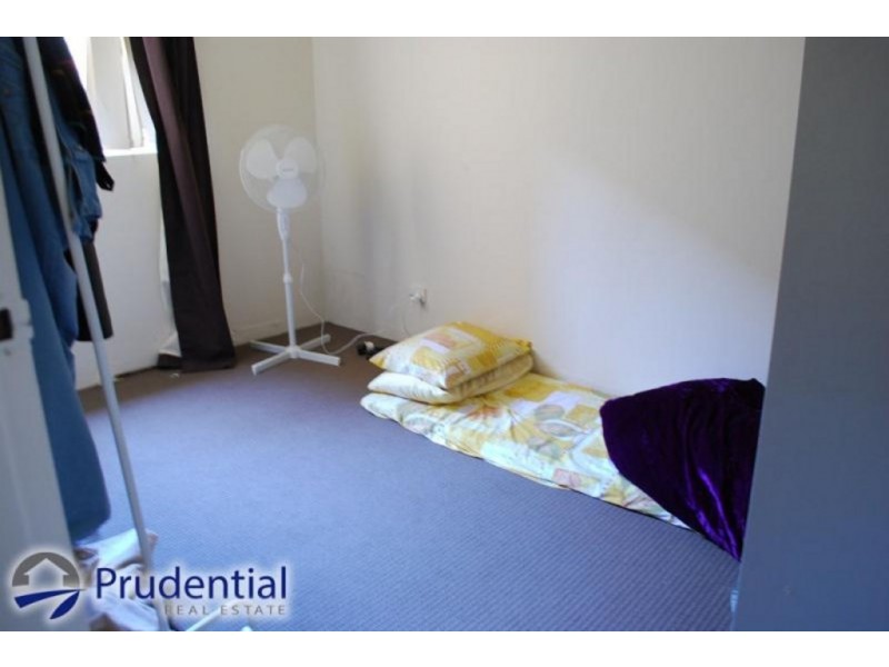 18/20-30 Condamine Street, Campbelltown NSW 2560