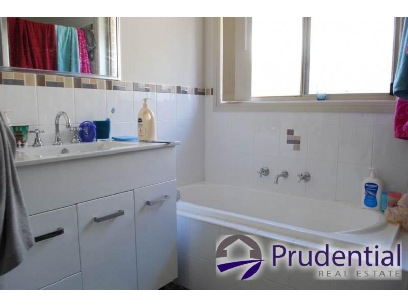 18 Rubus Avenue, Mount Annan NSW 2567