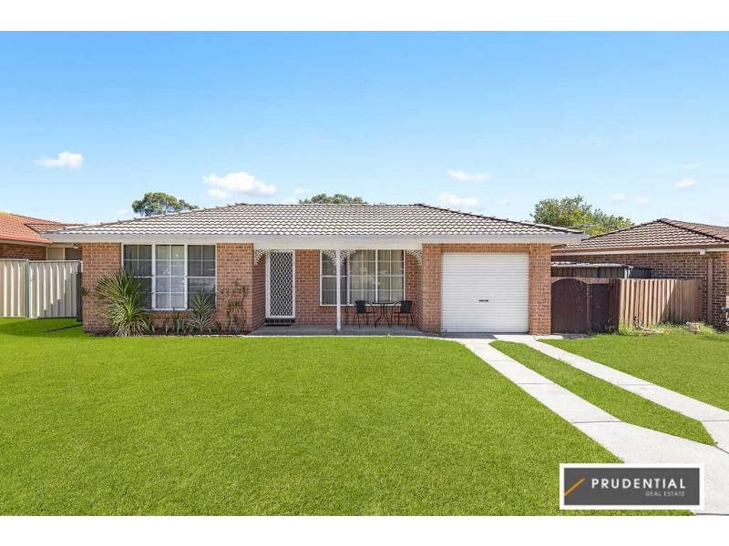 10 Briggs Place, St Helens Park NSW 2560