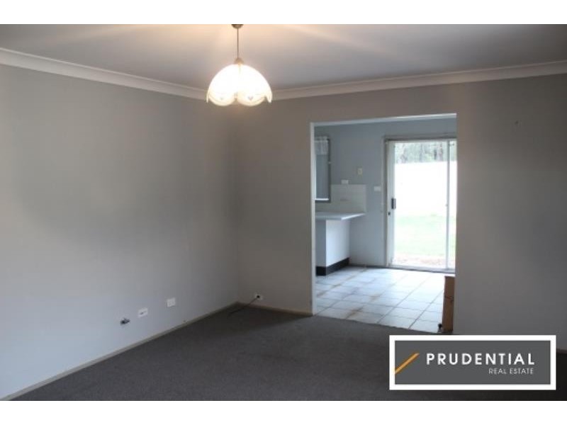 9 Davy Place, St Helens Park NSW 2560